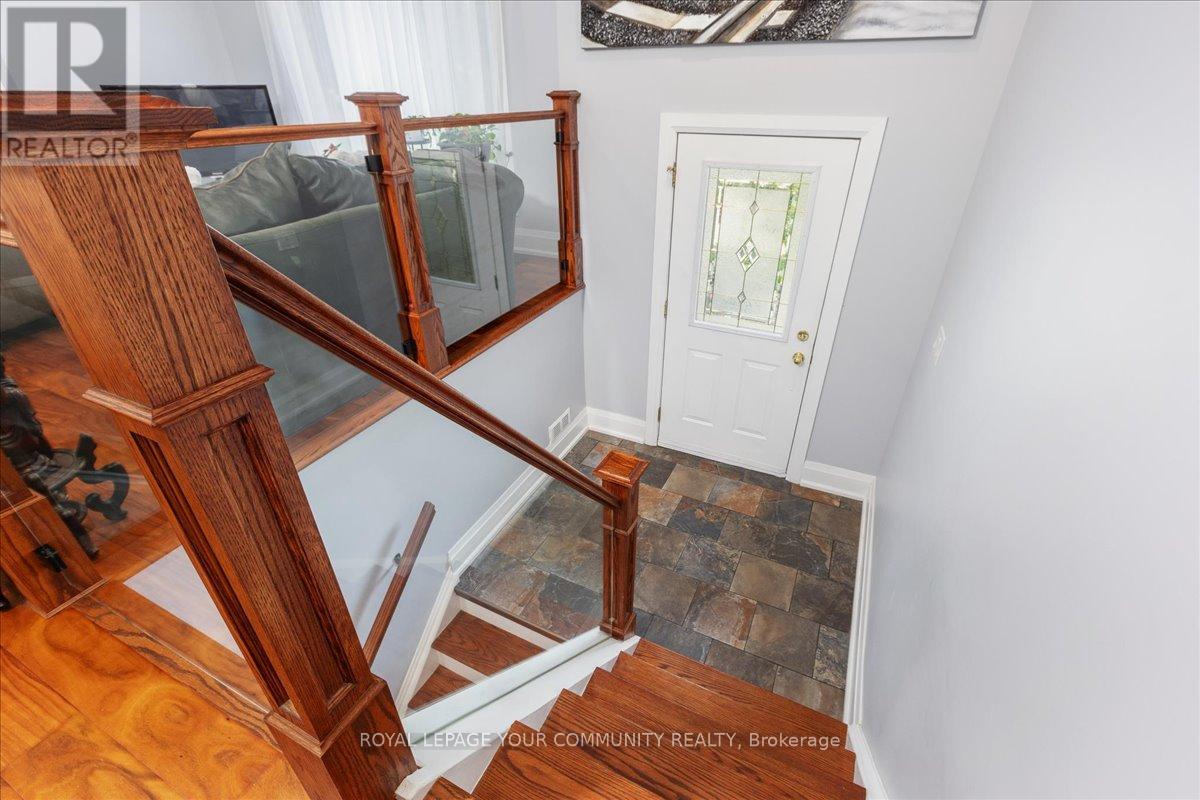 75 Holland River Boulevard, East Gwillimbury (Holland Landing), Ontario  L9N 1C3 - Photo 5 - N12215108