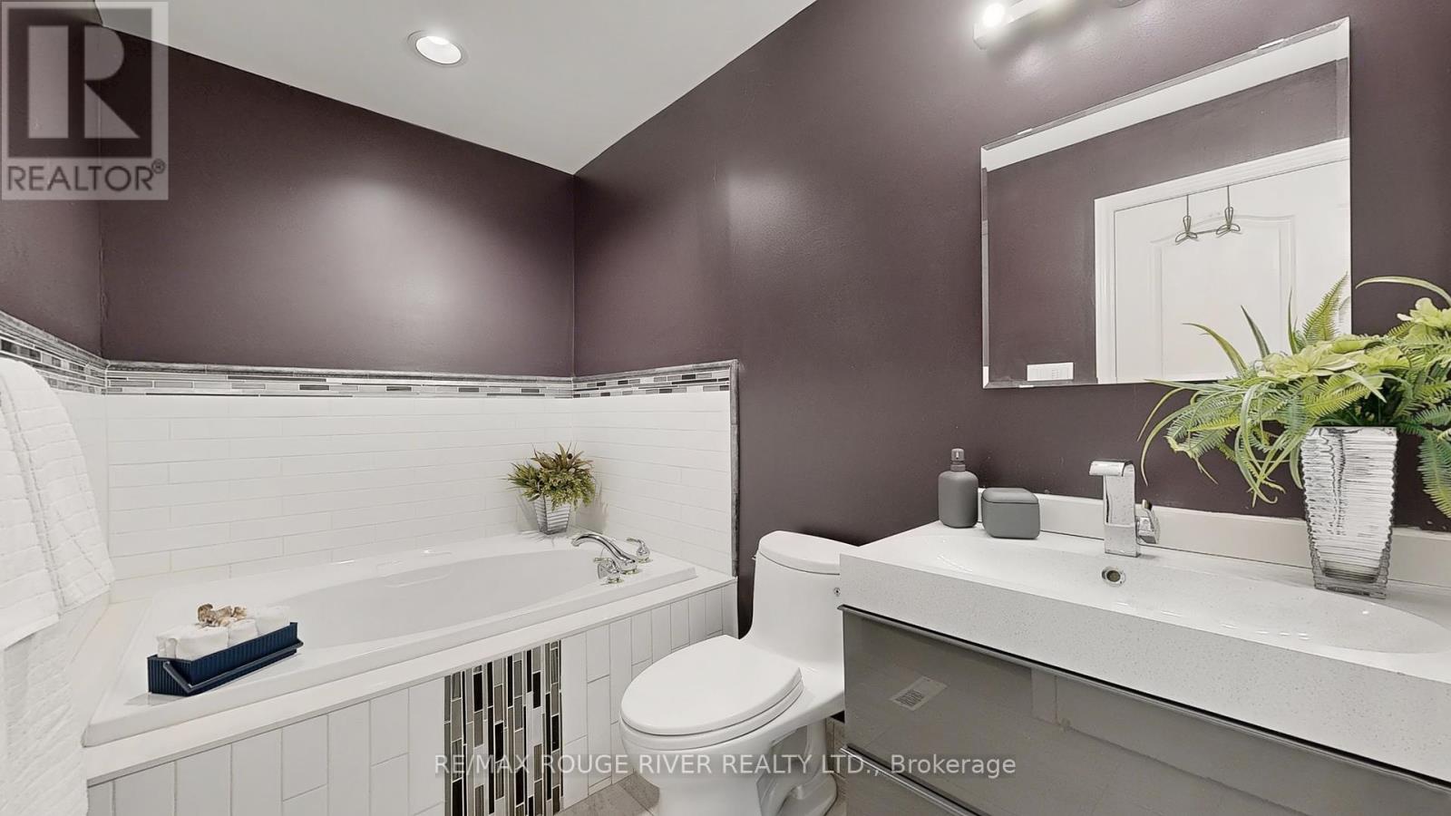 33 - 6 Leonard Street, Richmond Hill (Westbrook), Ontario  L4C 0L6 - Photo 28 - N12215779