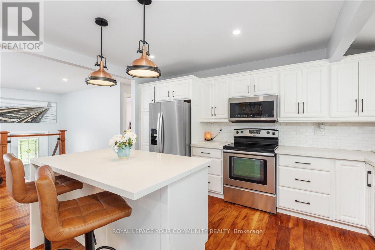 75 Holland River Boulevard, East Gwillimbury (Holland Landing), Ontario  L9N 1C3 - Photo 9 - N12215108