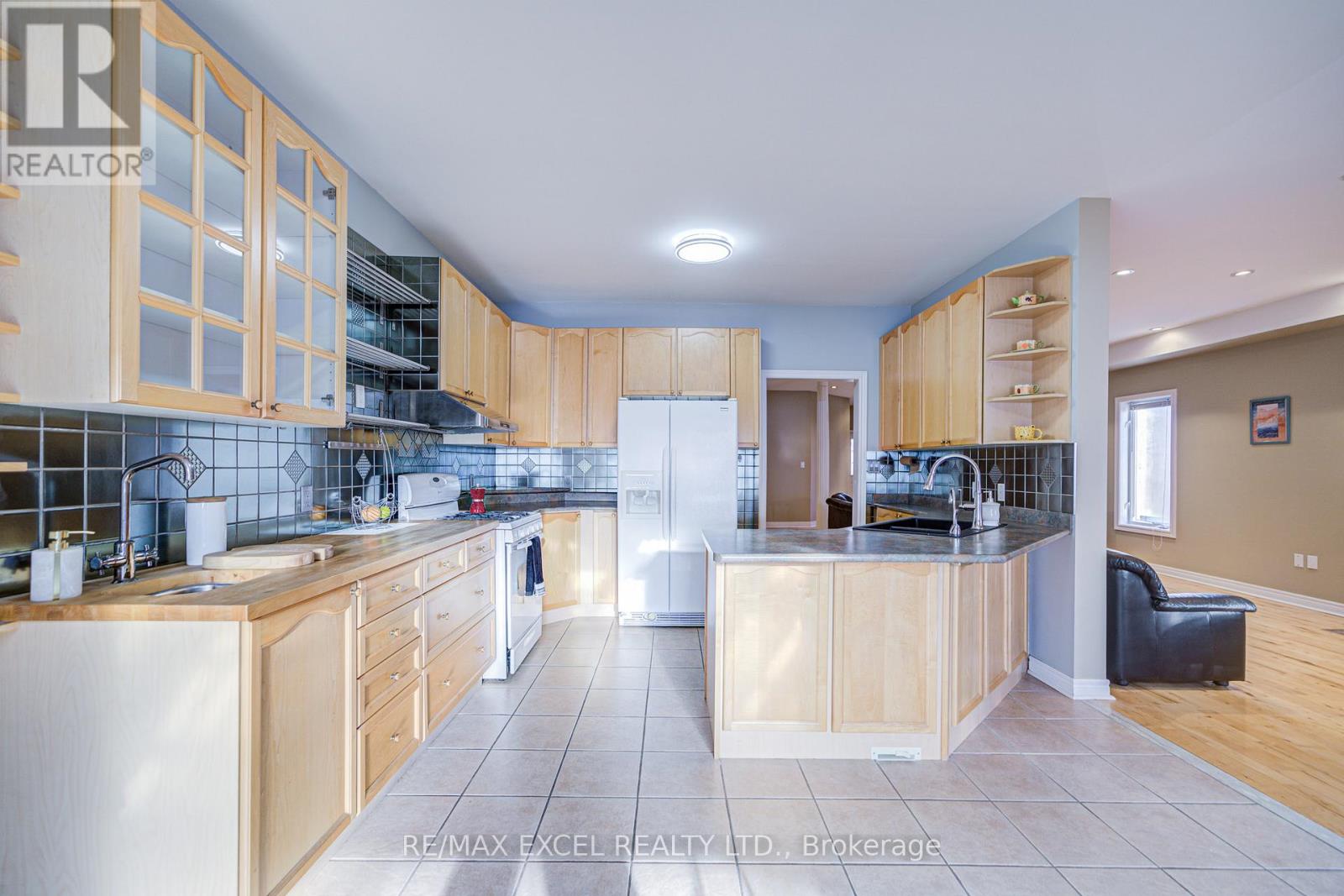 23 Lena Drive, Richmond Hill (Rouge Woods), Ontario  L4S 2V4 - Photo 18 - N12216104