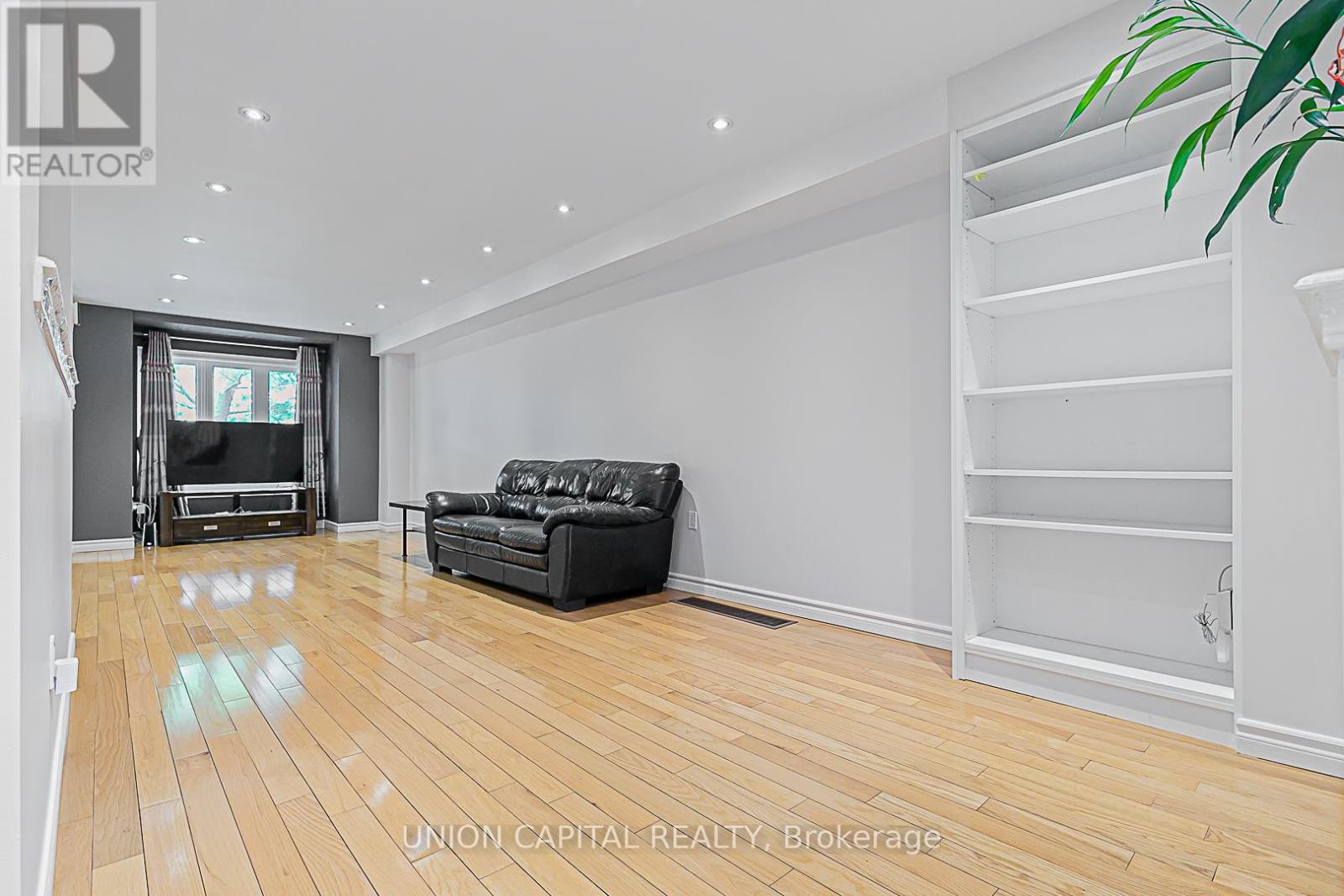 533 Bur Oak Avenue, Markham (Berczy), Ontario  L6C 2S5 - Photo 4 - N12216006