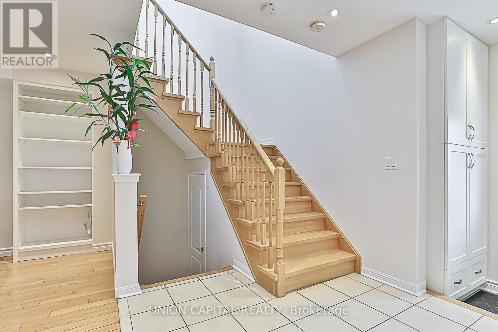533 Bur Oak Avenue, Markham (Berczy), Ontario  L6C 2S5 - Photo 11 - N12216006
