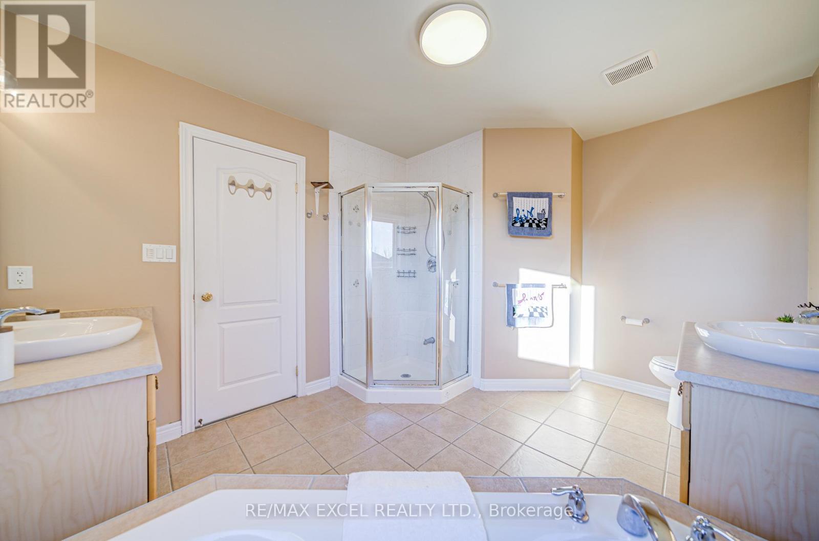 23 Lena Drive, Richmond Hill (Rouge Woods), Ontario  L4S 2V4 - Photo 37 - N12216104