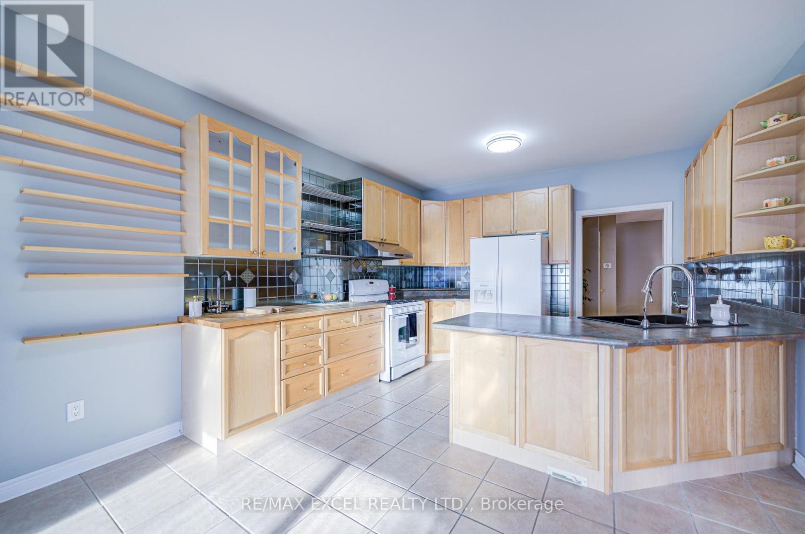 23 Lena Drive, Richmond Hill (Rouge Woods), Ontario  L4S 2V4 - Photo 20 - N12216104