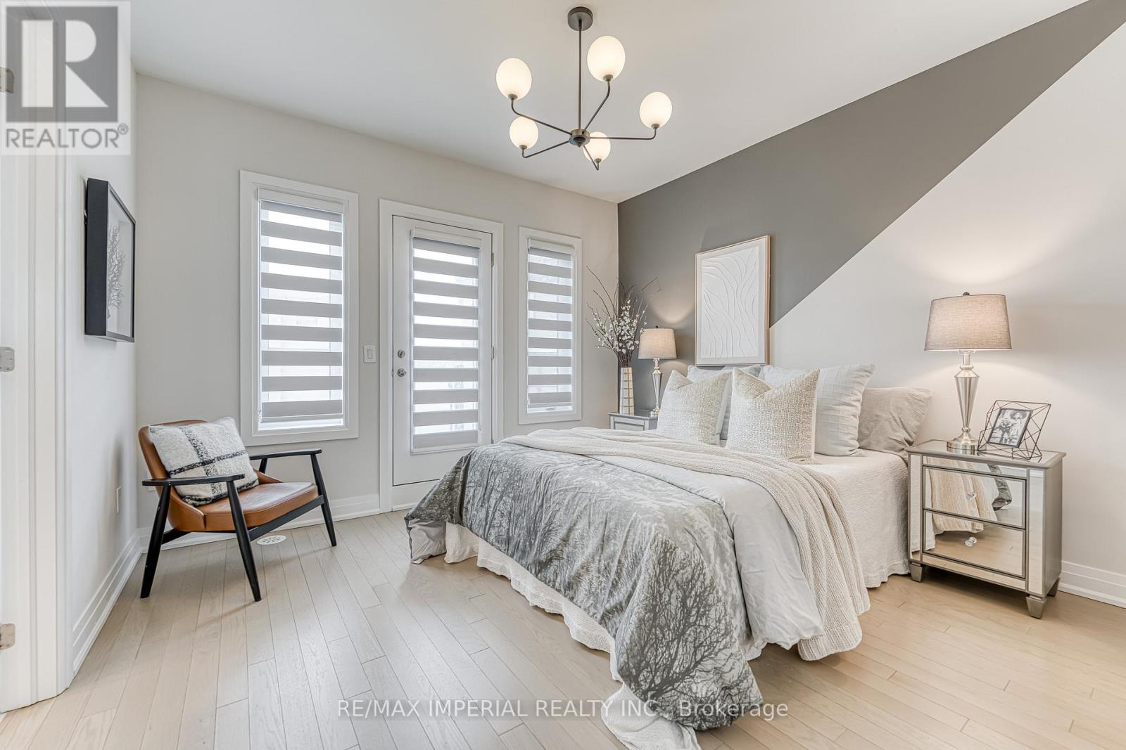 222 Vermont Avenue, Newmarket (Summerhill Estates), Ontario  L3X 0M6 - Photo 22 - N12216106
