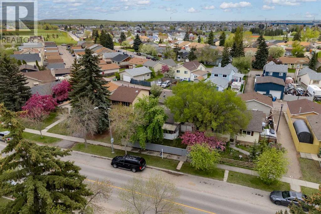92 Erin Woods Drive Se, Calgary, Alberta  T2B 2S1 - Photo 1 - A2222354