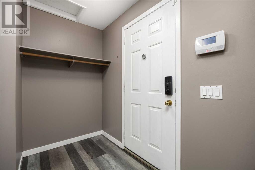 92 Erin Woods Drive Se, Calgary, Alberta  T2B 2S1 - Photo 7 - A2222354