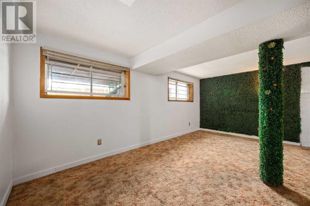 92 Erin Woods Drive Se, Calgary, Alberta  T2B 2S1 - Photo 29 - A2222354