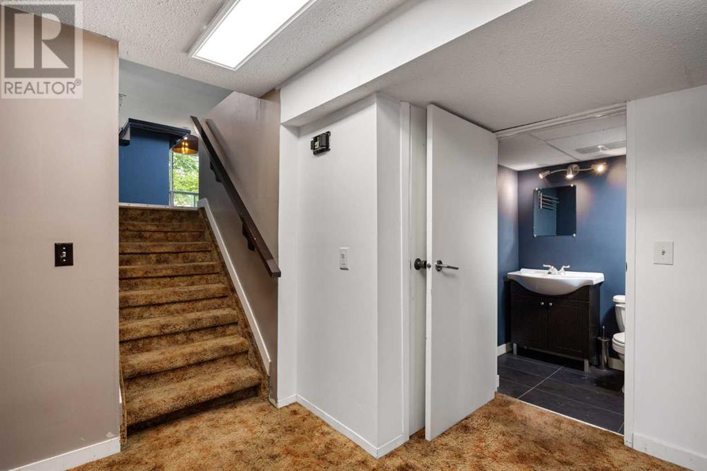 92 Erin Woods Drive Se, Calgary, Alberta  T2B 2S1 - Photo 23 - A2222354