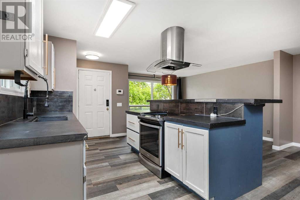 92 Erin Woods Drive Se, Calgary, Alberta  T2B 2S1 - Photo 10 - A2222354