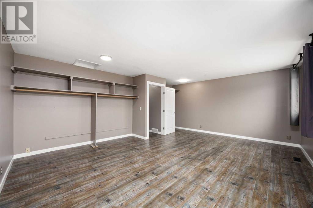 92 Erin Woods Drive Se, Calgary, Alberta  T2B 2S1 - Photo 17 - A2222354