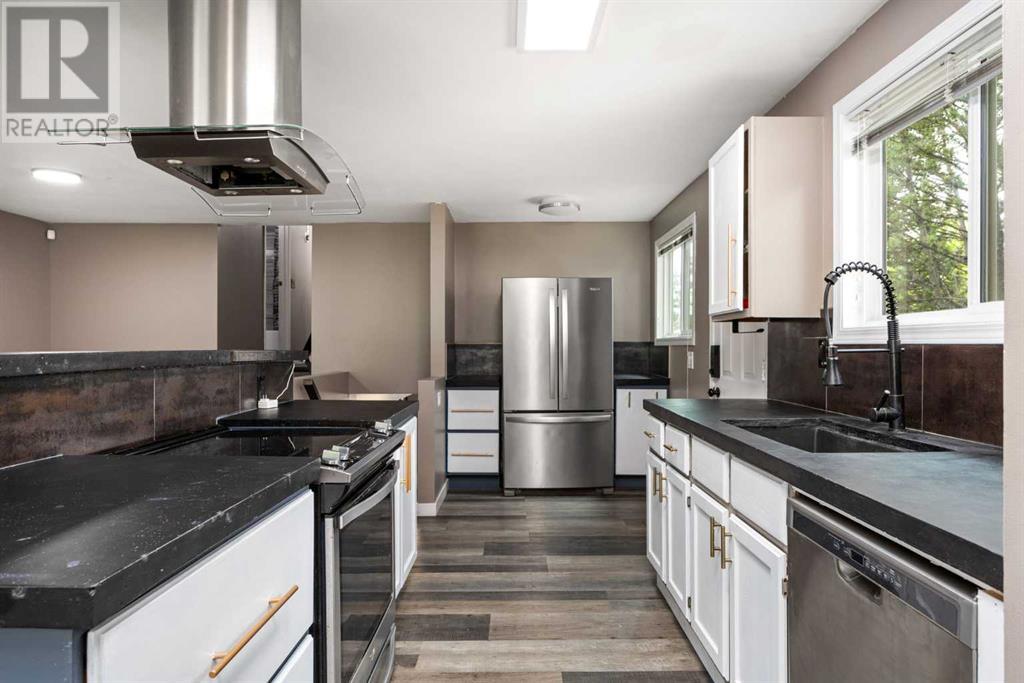 92 Erin Woods Drive Se, Calgary, Alberta  T2B 2S1 - Photo 8 - A2222354