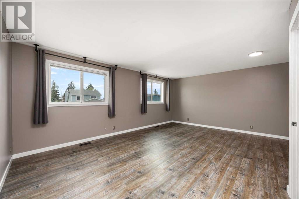 92 Erin Woods Drive Se, Calgary, Alberta  T2B 2S1 - Photo 16 - A2222354
