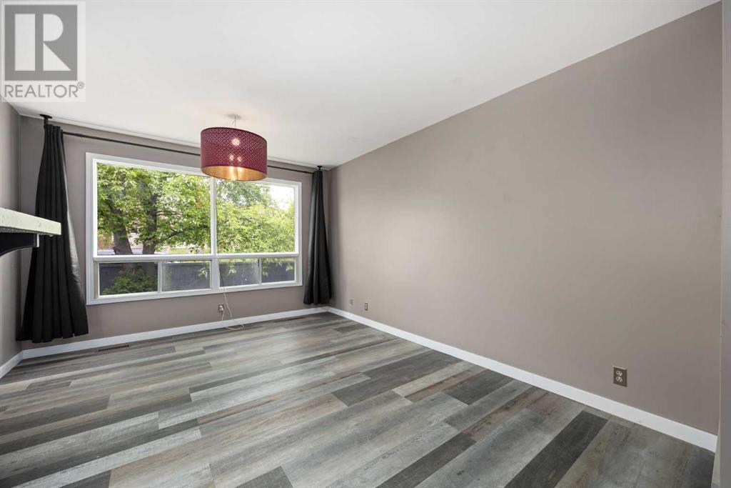 92 Erin Woods Drive Se, Calgary, Alberta  T2B 2S1 - Photo 13 - A2222354