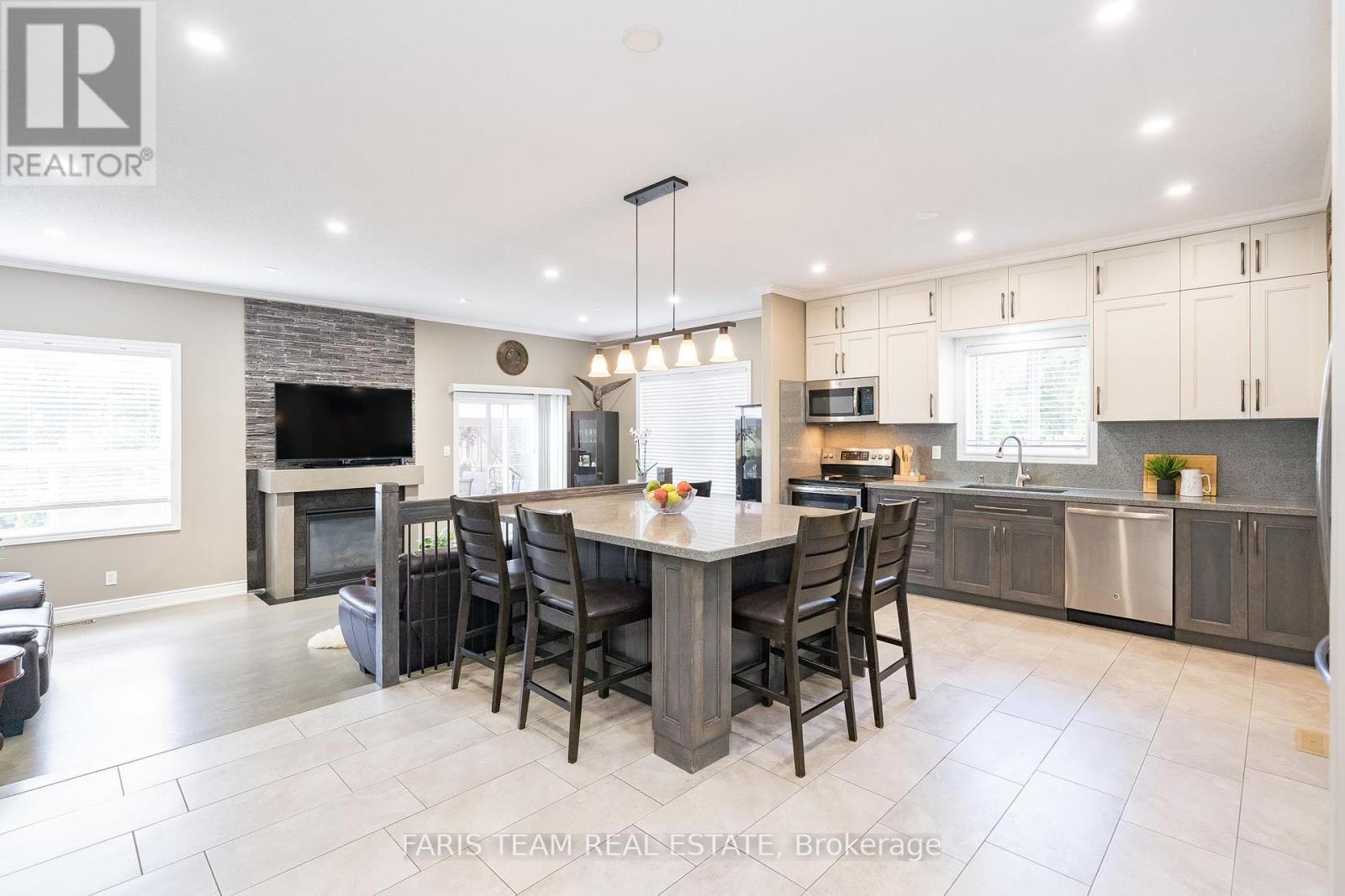 46 Kell Place, Barrie (Bayshore), Ontario  L4N 9K5 - Photo 5 - S12216158