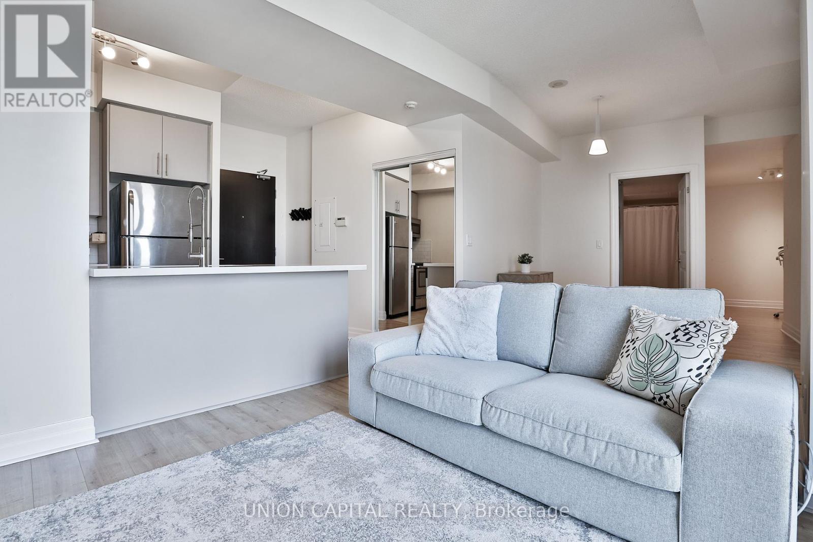 801 - 8110 Birchmount Road, Markham (Unionville), Ontario  L6G 0E3 - Photo 1 - N12216265