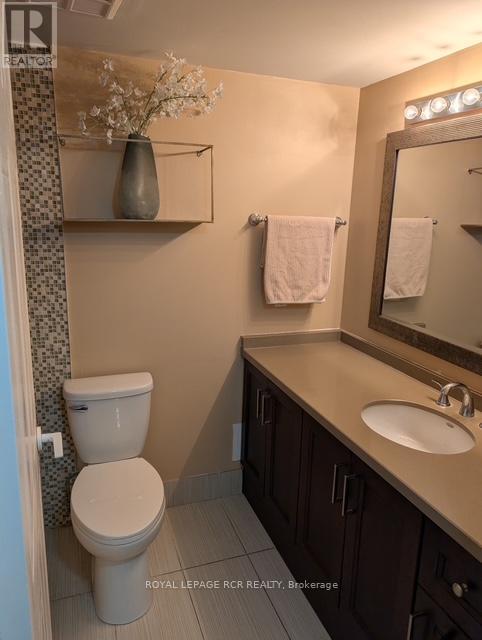 701 - 150 Dunlop Street E, Barrie (City Centre), Ontario  L4M 6H1 - Photo 6 - S12216272