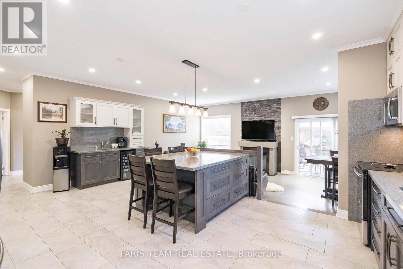 46 Kell Place, Barrie (Bayshore), Ontario  L4N 9K5 - Photo 7 - S12216158