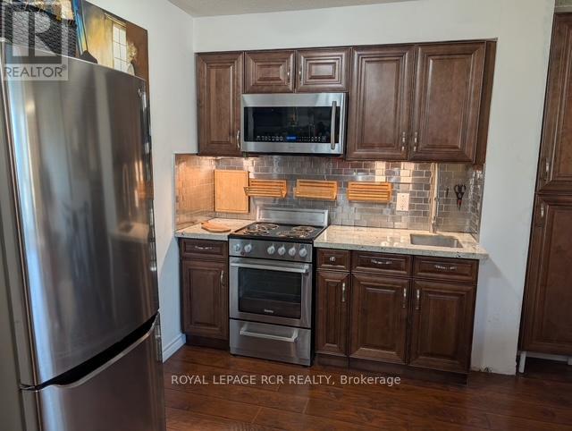 701 - 150 Dunlop Street E, Barrie (City Centre), Ontario  L4M 6H1 - Photo 4 - S12216272