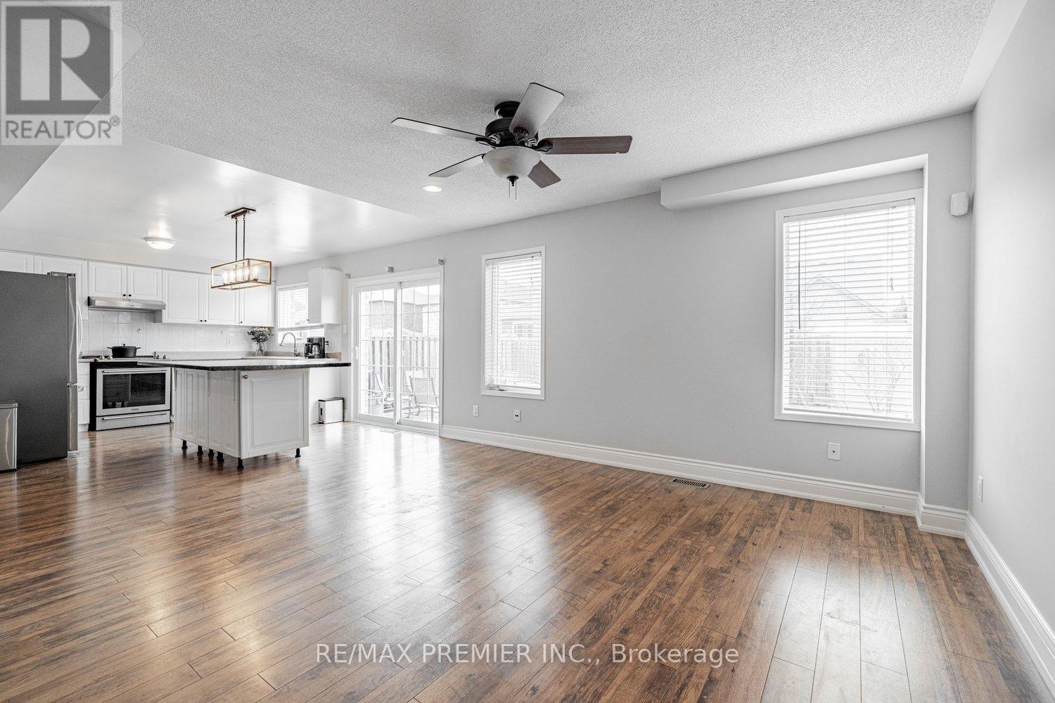 118 Tunbridge Road, Barrie, Ontario  L4M 6T1 - Photo 10 - S12216280