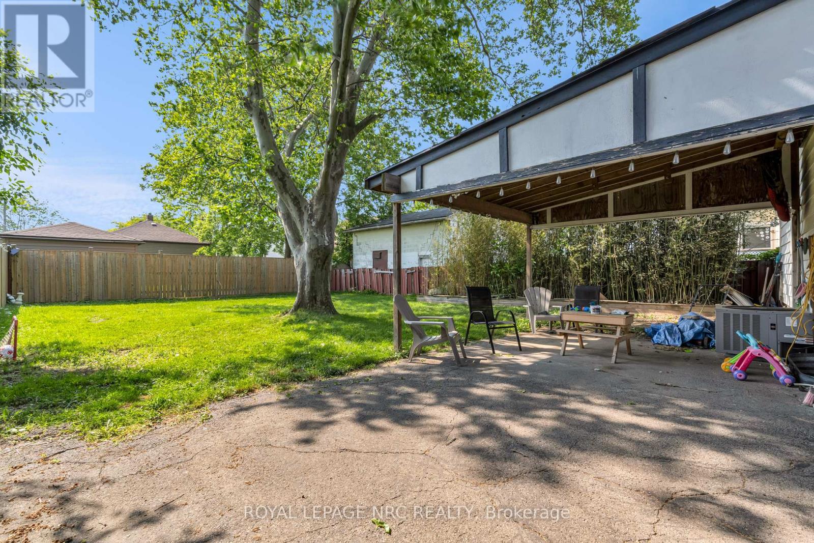 41 Perth Street, St. Catharines, Ontario  L2P 3C8 - Photo 3 - X12215908