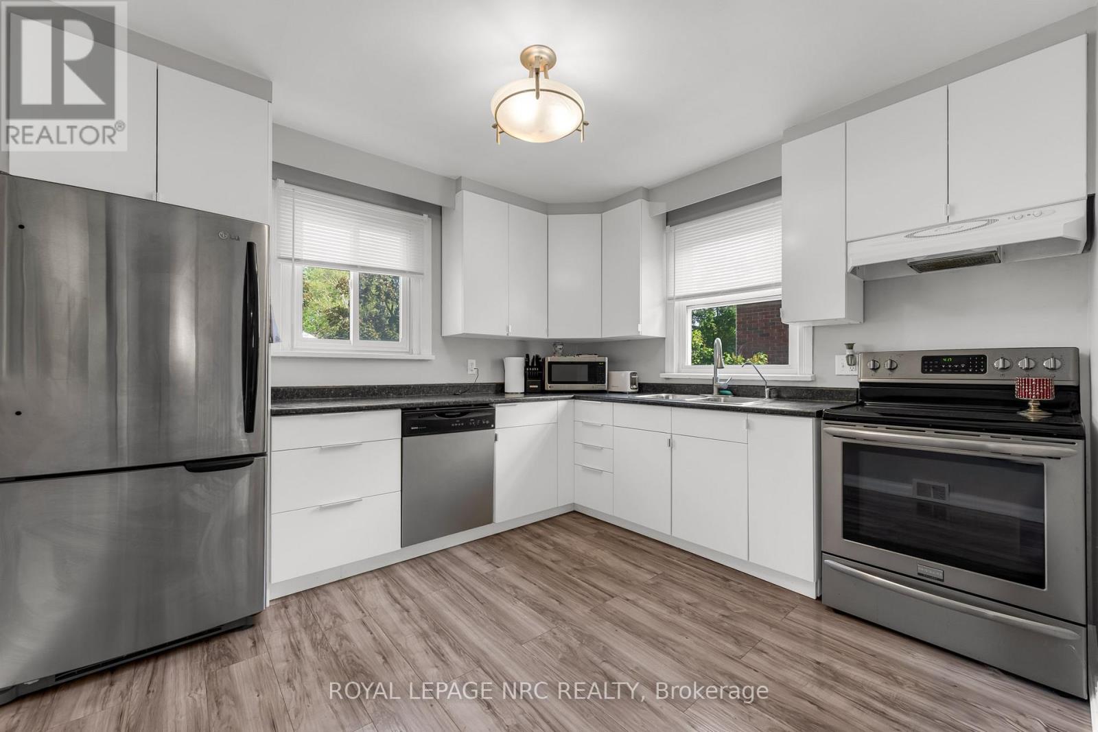 41 Perth Street, St. Catharines, Ontario  L2P 3C8 - Photo 11 - X12215908