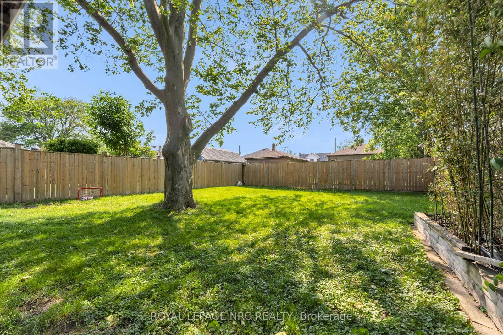 41 Perth Street, St. Catharines, Ontario  L2P 3C8 - Photo 4 - X12215908