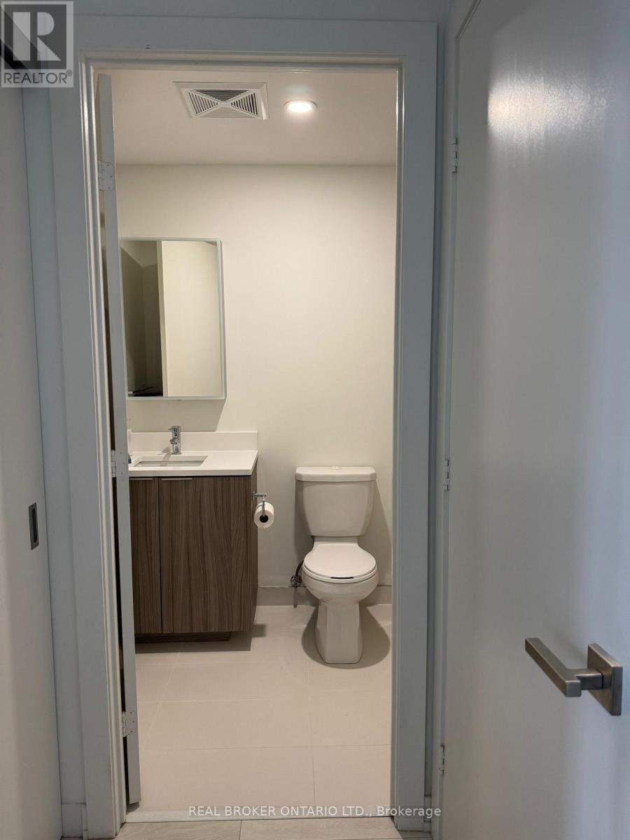 904 - 223 St. Clair Avenue W, Toronto, Ontario  M4V 0A5 - Photo 5 - C12216293
