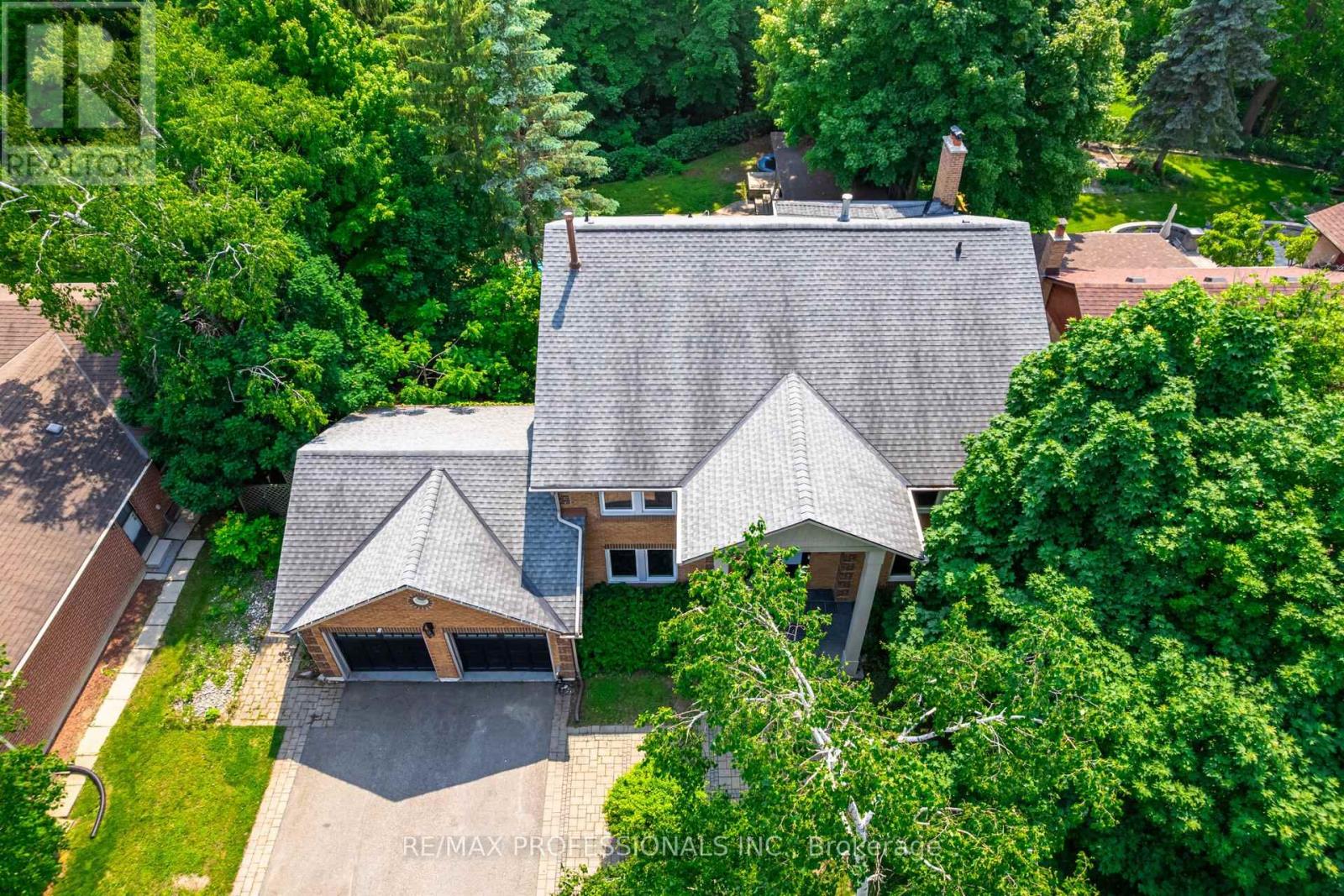 20 Wadsworth Circle, Brampton, Ontario  L6Z 1W7 - Photo 4 - W12216056