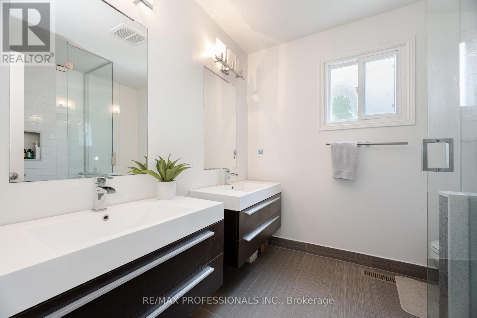 20 Wadsworth Circle, Brampton, Ontario  L6Z 1W7 - Photo 33 - W12216056