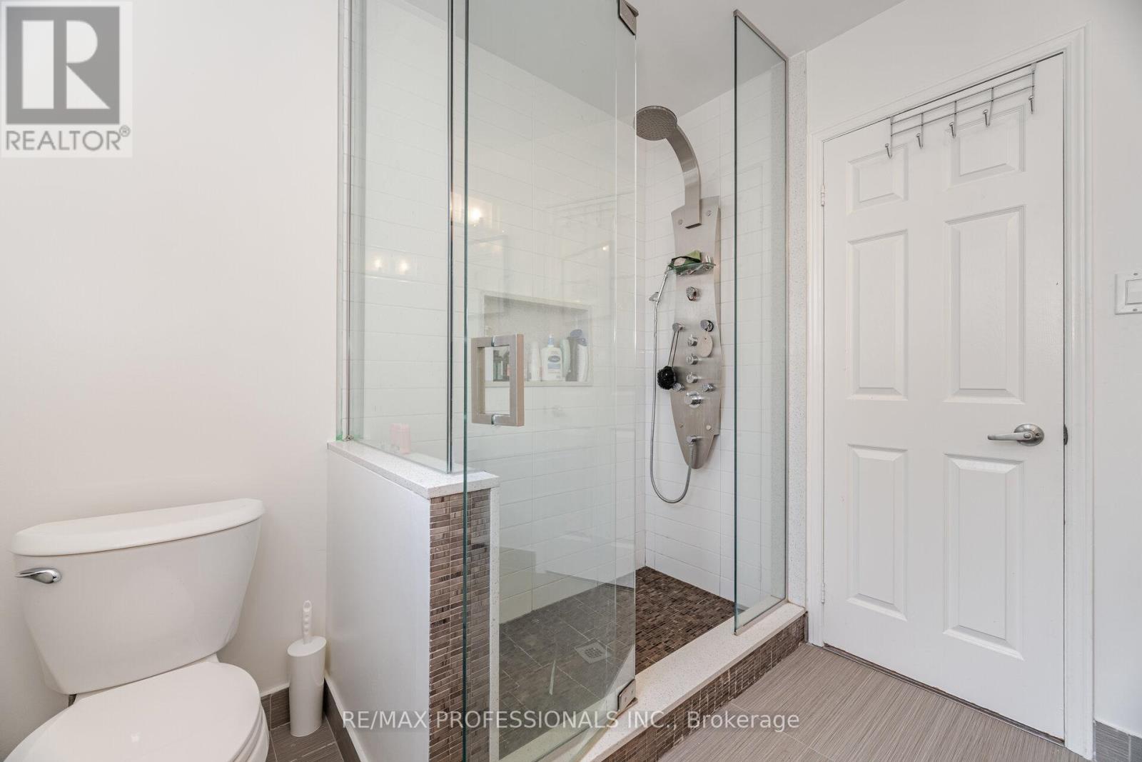20 Wadsworth Circle, Brampton, Ontario  L6Z 1W7 - Photo 34 - W12216056