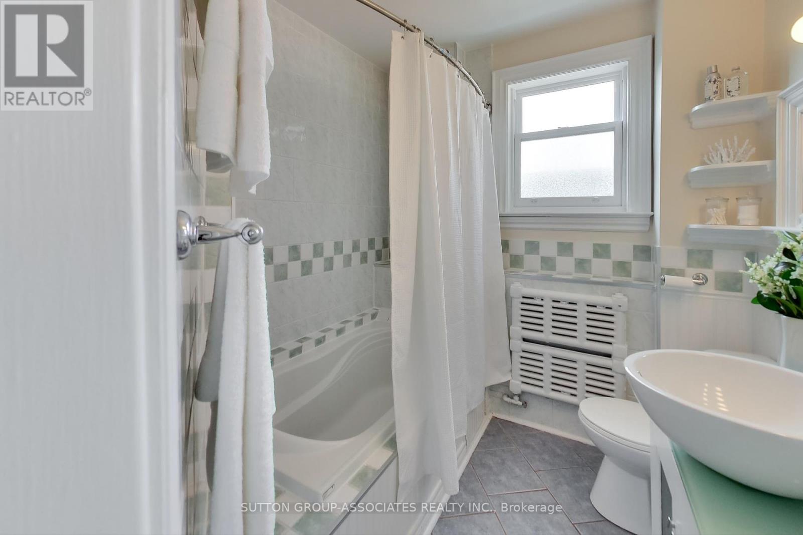 172 Hope Street, Toronto (Corso Italia-Davenport), Ontario  M6E 1K3 - Photo 16 - W12216096