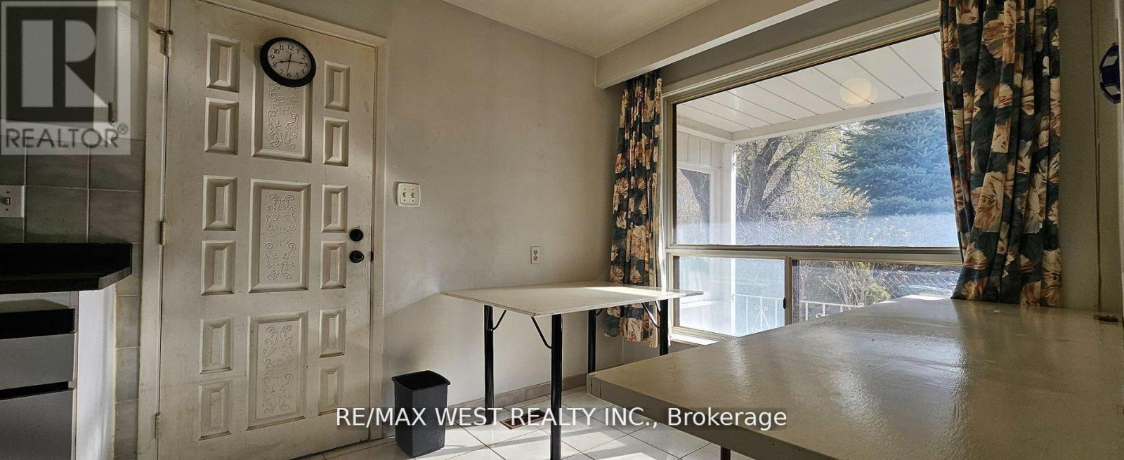 18 Richgrove Drive, Toronto (Willowridge-Martingrove-Richview), Ontario  M9R 2K9 - Photo 11 - W12216105