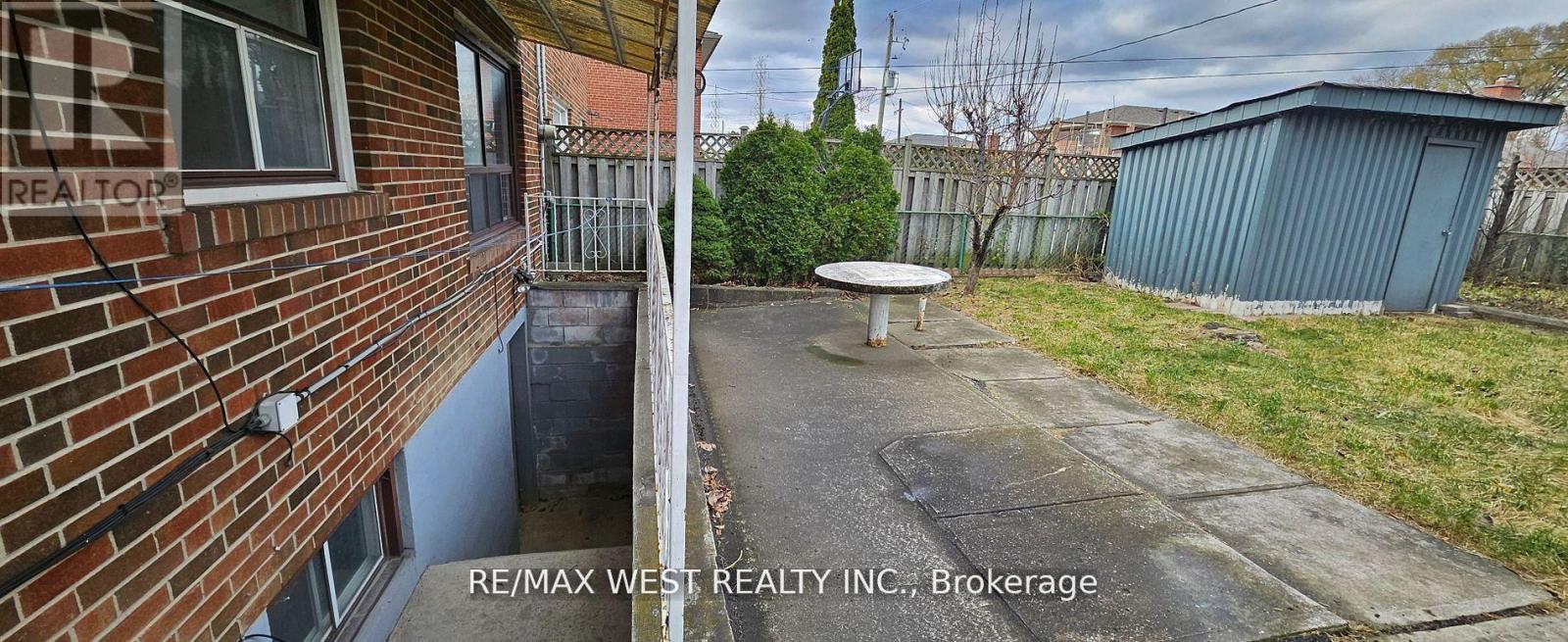 18 Richgrove Drive, Toronto (Willowridge-Martingrove-Richview), Ontario  M9R 2K9 - Photo 28 - W12216105