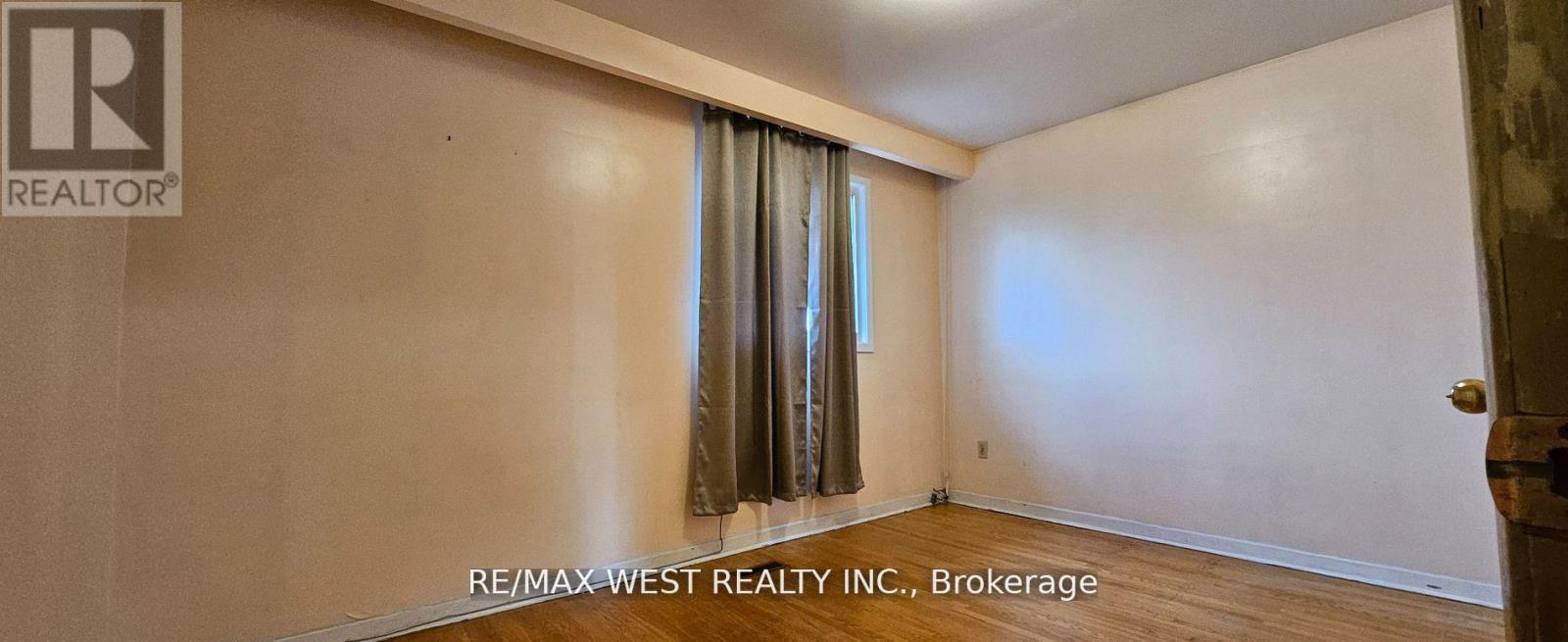 18 Richgrove Drive, Toronto (Willowridge-Martingrove-Richview), Ontario  M9R 2K9 - Photo 17 - W12216105