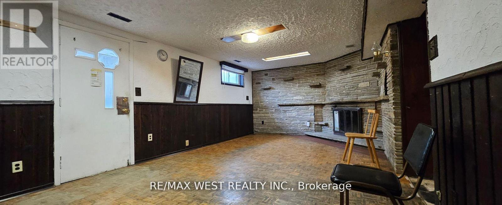 18 Richgrove Drive, Toronto (Willowridge-Martingrove-Richview), Ontario  M9R 2K9 - Photo 22 - W12216105