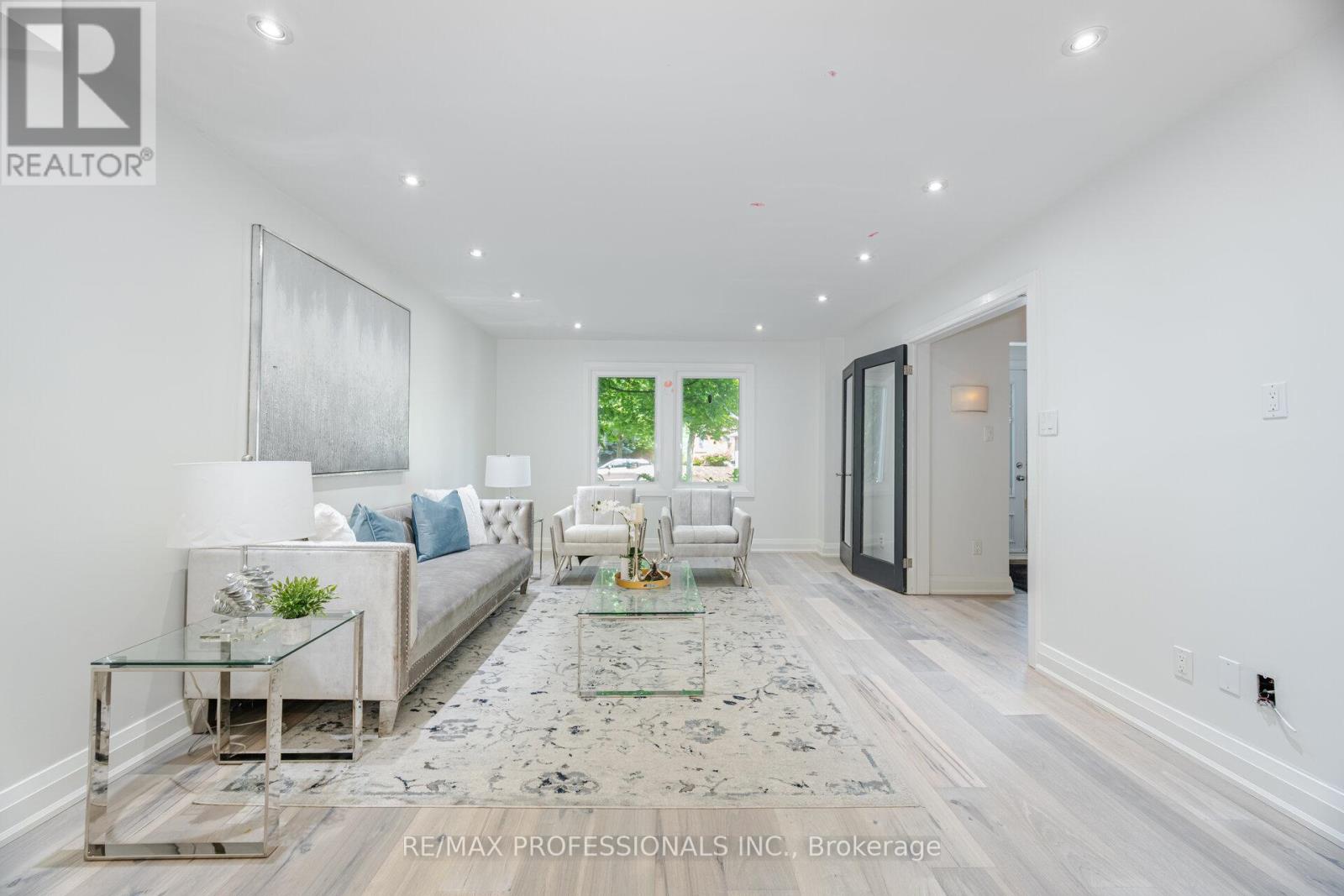 20 Wadsworth Circle, Brampton, Ontario  L6Z 1W7 - Photo 6 - W12216056
