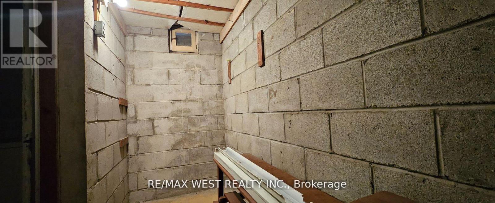 18 Richgrove Drive, Toronto (Willowridge-Martingrove-Richview), Ontario  M9R 2K9 - Photo 25 - W12216105