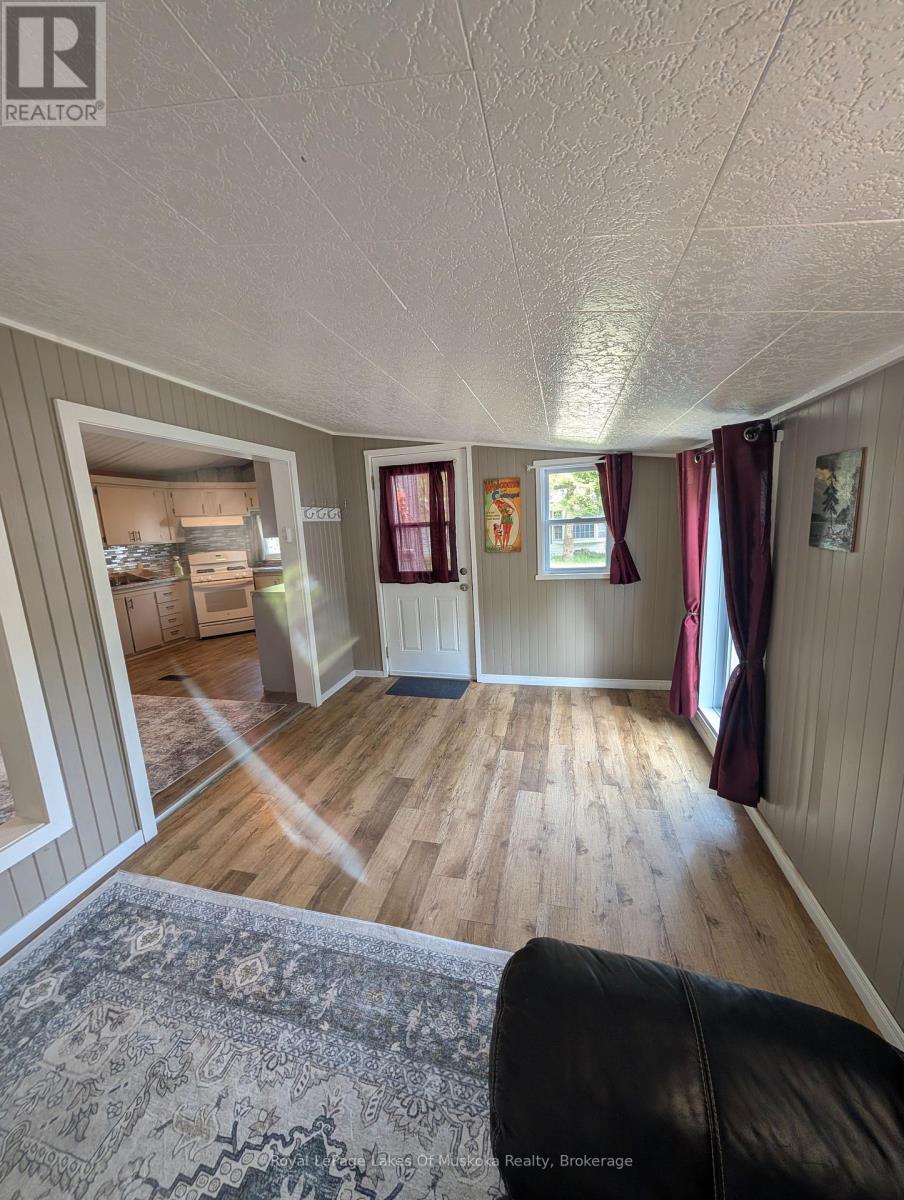 48 - 1007 Beaver Ridge Road, Gravenhurst, Ontario  P1P 1R1 - Photo 3 - X12213705