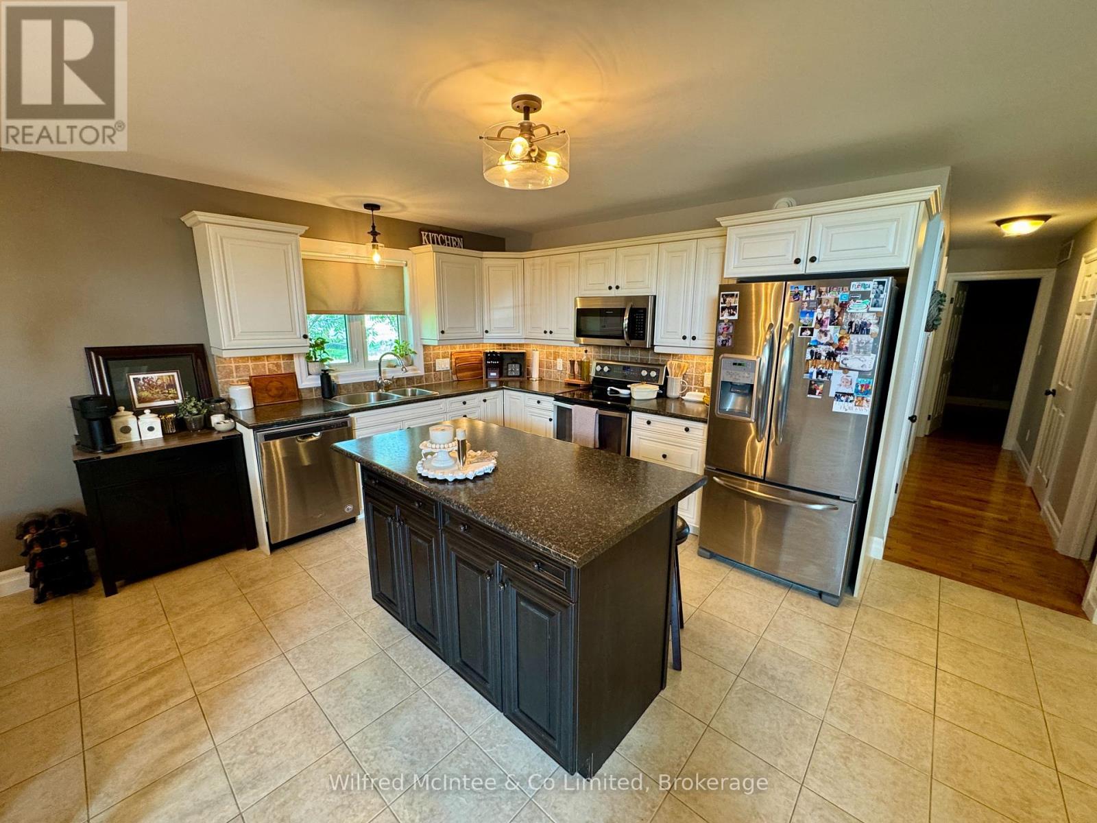 908 Old Durham Road, Brockton, Ontario  N0G 2V0 - Photo 11 - X12216067