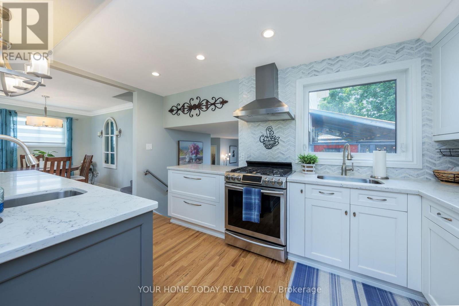 64 Greystone Crescent, Halton Hills (Georgetown), Ontario  L7G 1G9 - Photo 14 - W12216275