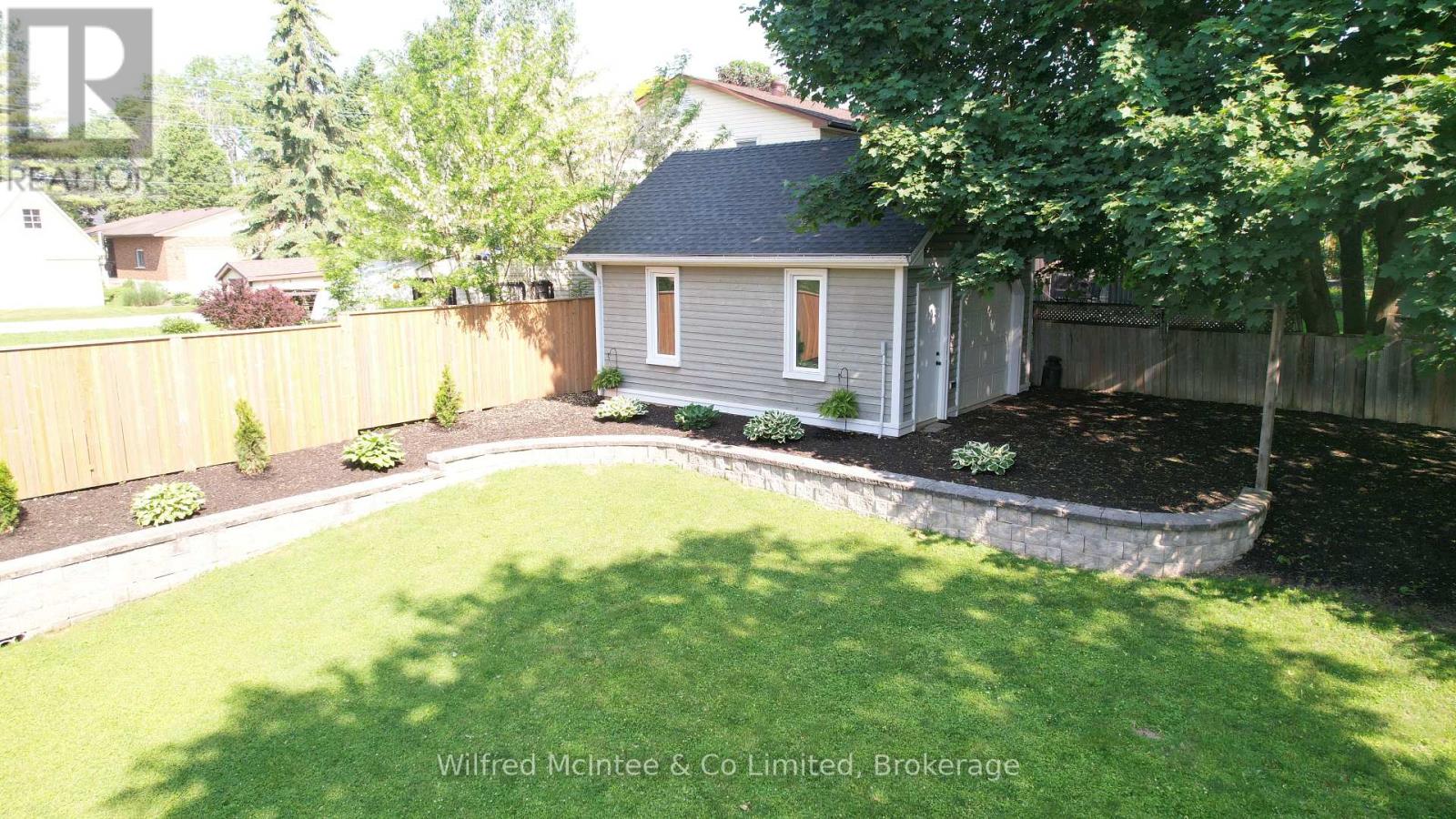 908 Old Durham Road, Brockton, Ontario  N0G 2V0 - Photo 4 - X12216067