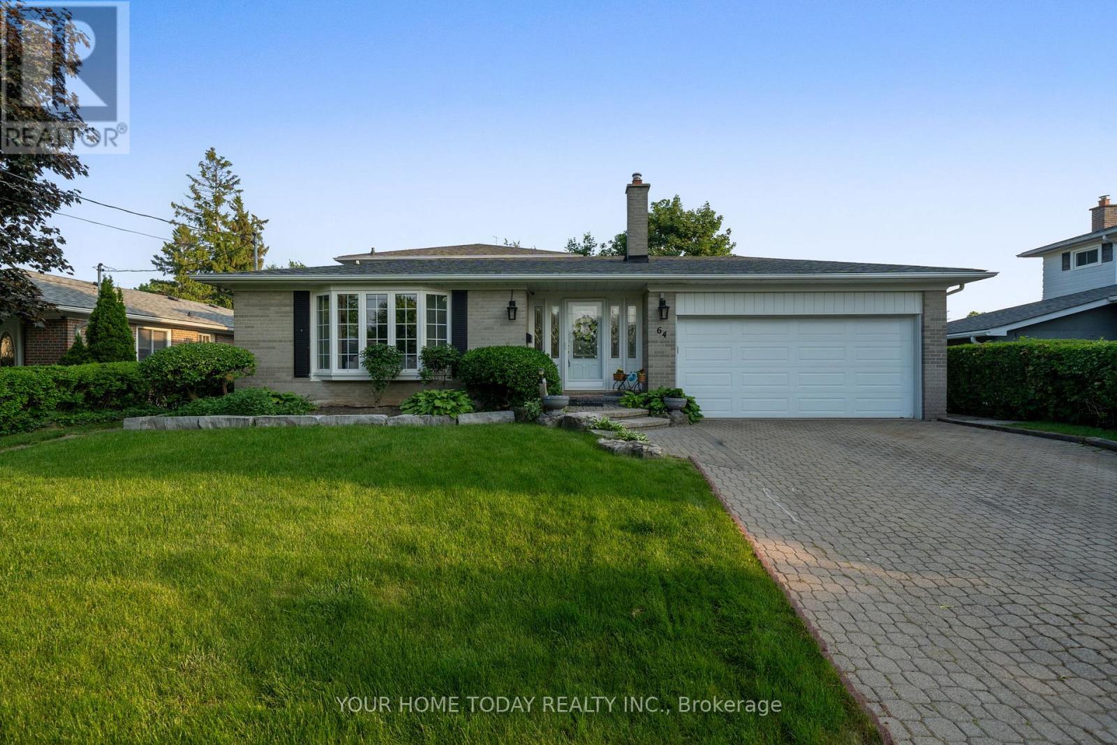 64 Greystone Crescent, Halton Hills (Georgetown), Ontario  L7G 1G9 - Photo 2 - W12216275