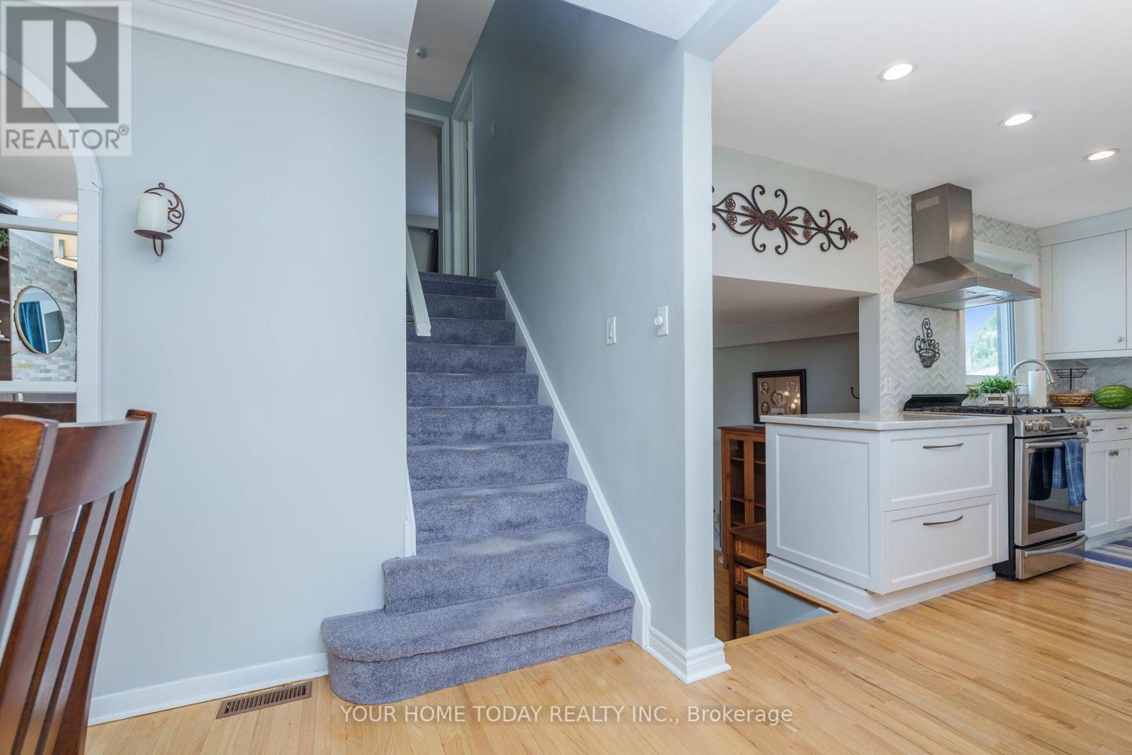 64 Greystone Crescent, Halton Hills (Georgetown), Ontario  L7G 1G9 - Photo 23 - W12216275