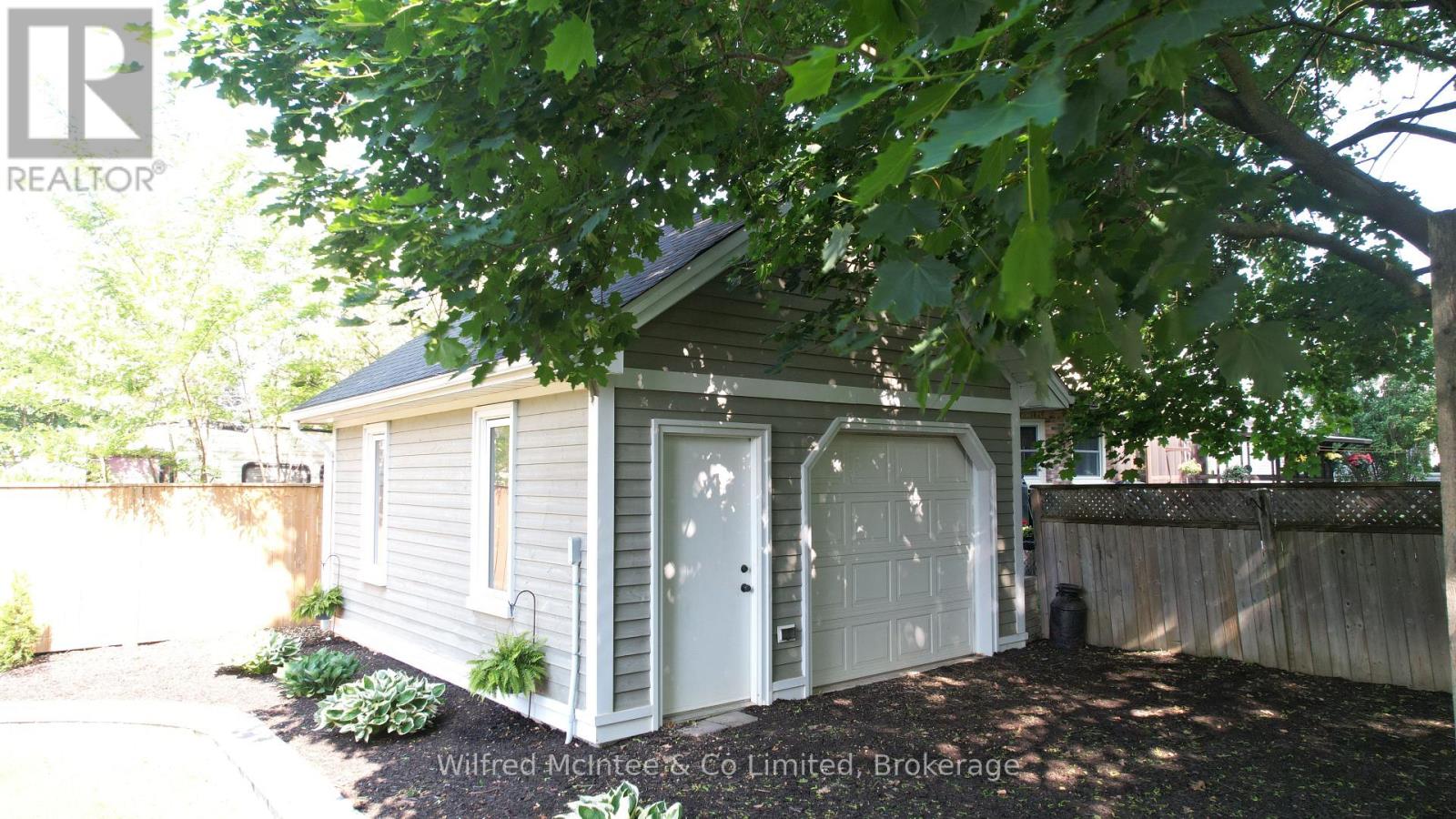 908 Old Durham Road, Brockton, Ontario  N0G 2V0 - Photo 5 - X12216067
