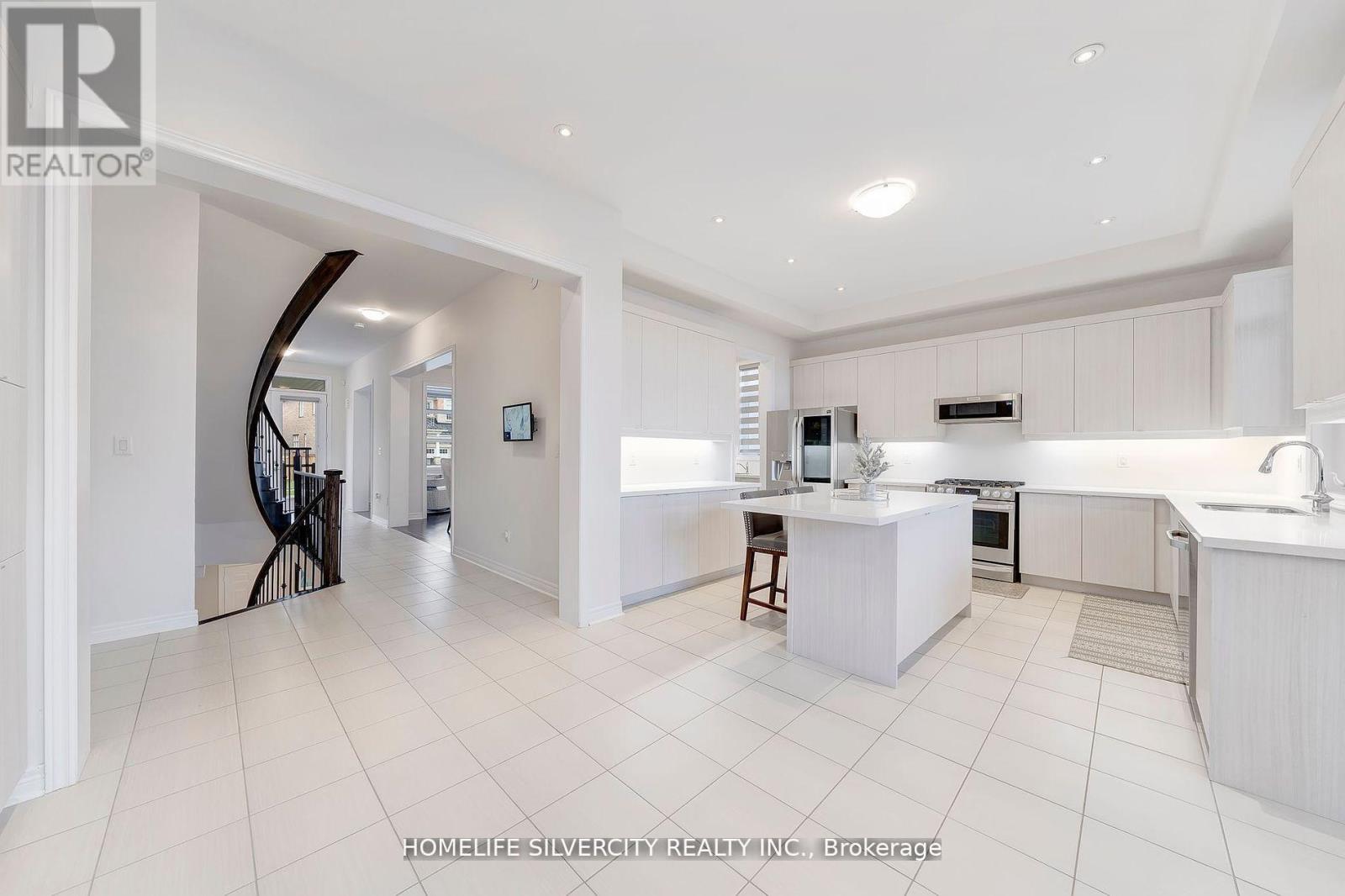 398 Spyglass Green, Oakville (Go Glenorchy), Ontario  L6M 5K5 - Photo 8 - W12216278
