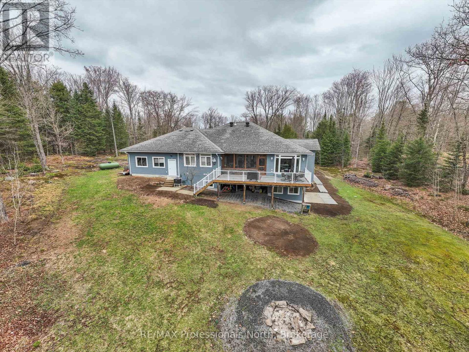 93 Mainhood's Road, Huntsville (Stephenson), Ontario  P0B 1M0 - Photo 49 - X12216107
