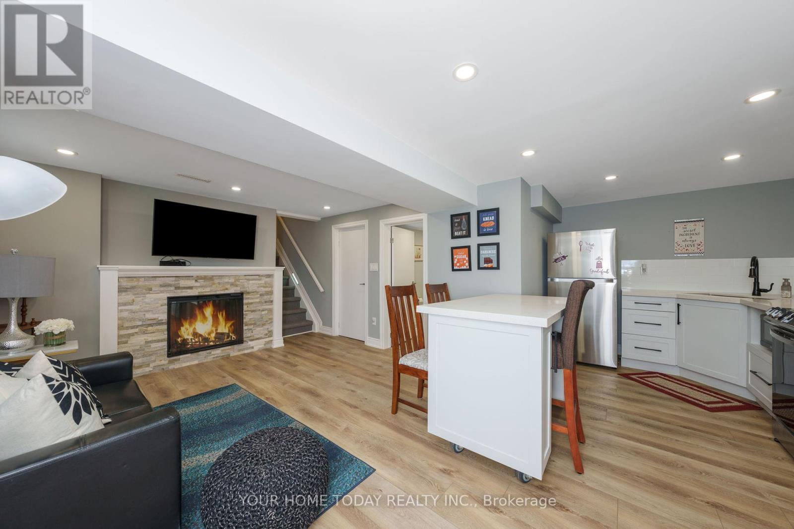 64 Greystone Crescent, Halton Hills (Georgetown), Ontario  L7G 1G9 - Photo 34 - W12216275