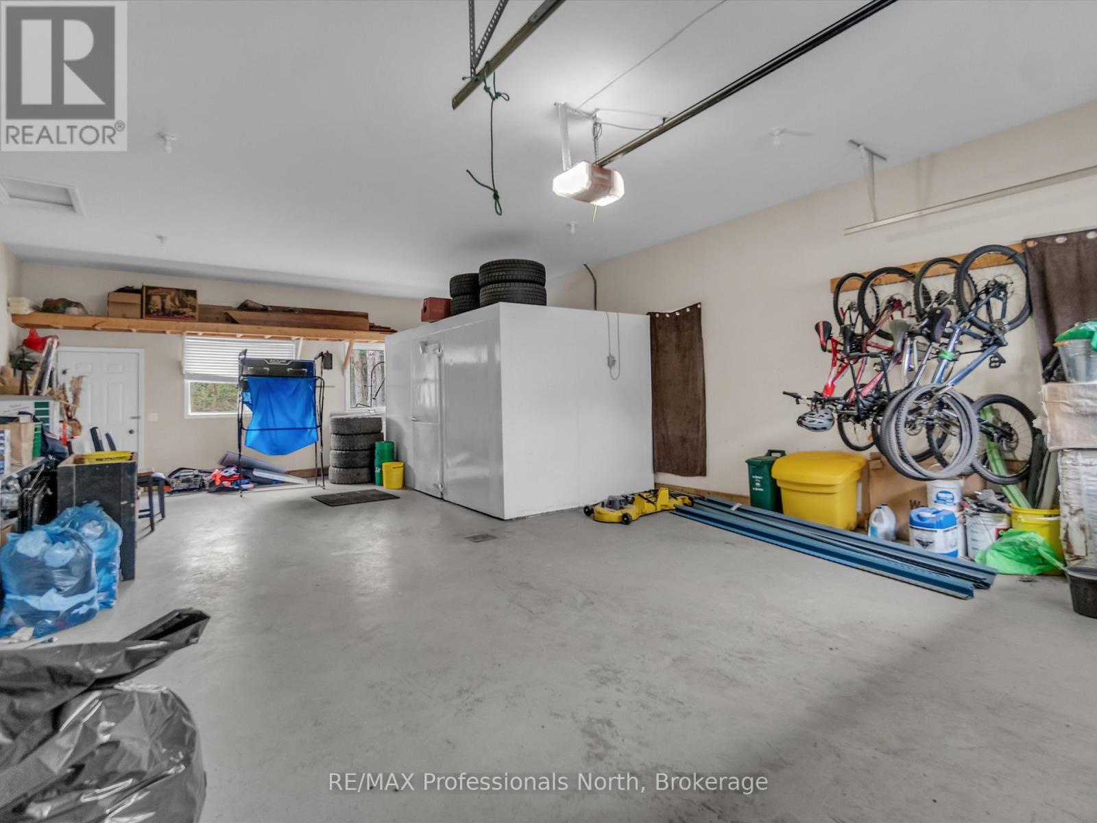 93 Mainhood's Road, Huntsville (Stephenson), Ontario  P0B 1M0 - Photo 34 - X12216107