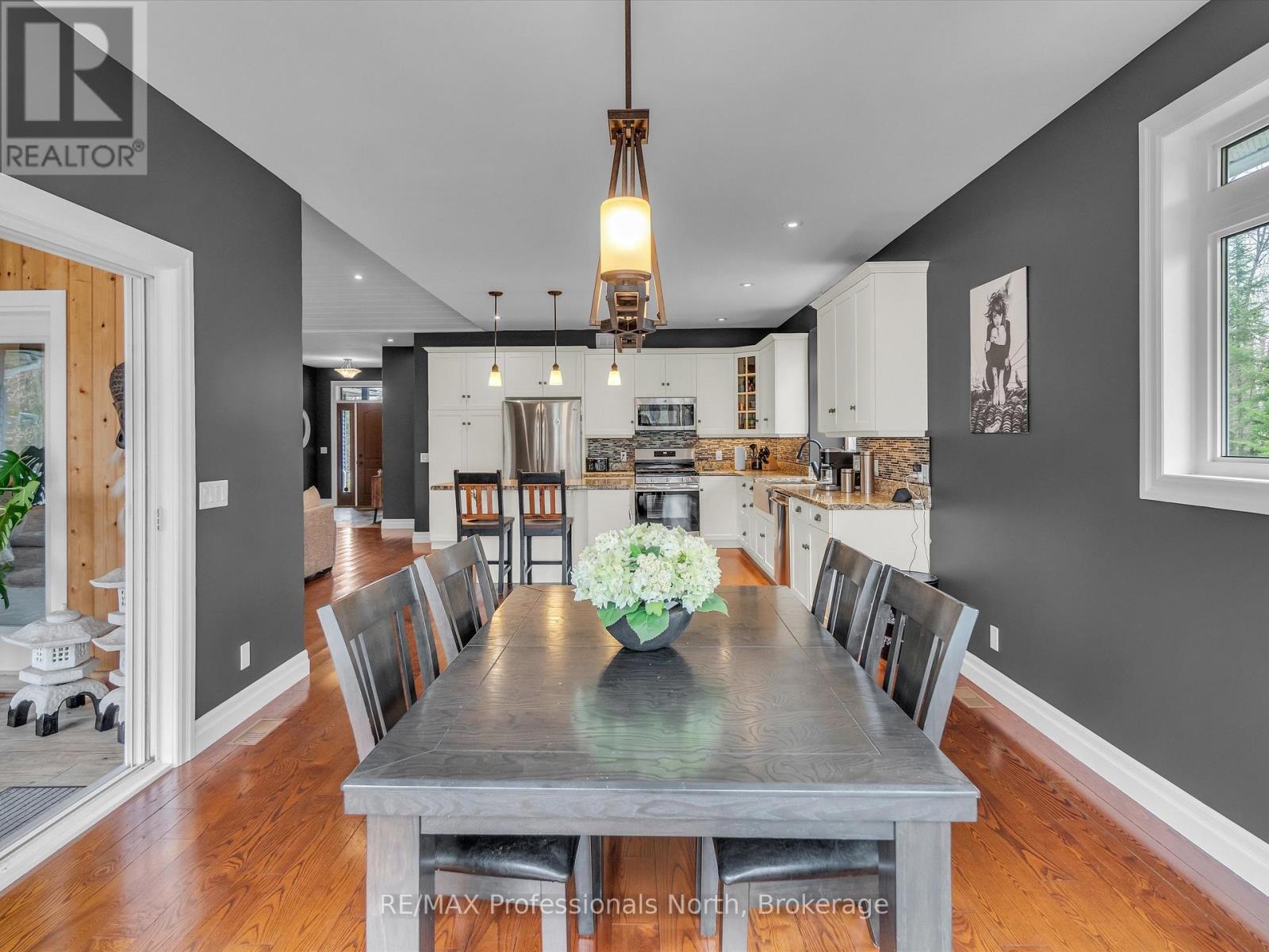 93 Mainhood's Road, Huntsville (Stephenson), Ontario  P0B 1M0 - Photo 10 - X12216107